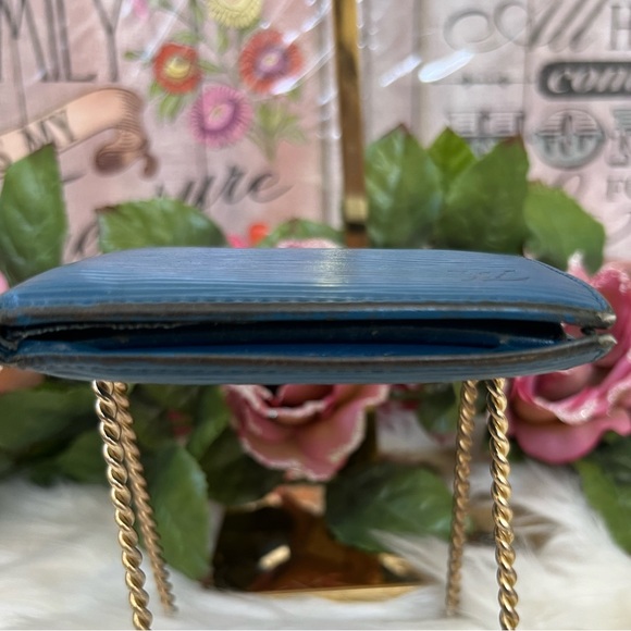 Louis Vuitton Epi Blue - Picture 4 of 16